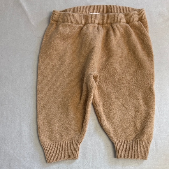 GAP Kids Matching Set - Burgundy long sleeve onesie and Tan knit pants - Picture 4 of 4